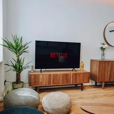 Edler Wohnraum Luxus-apartment 2 Schlafzimmer Mit Balkon, Bosch-kaffeevollautomat, Klima, Lift & Wlan 443 Mbps *