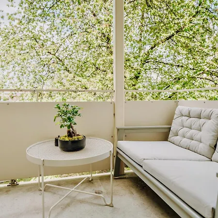Edler Wohnraum Luxus-apartment 2 Schlafzimmer Mit Balkon, Bosch-kaffeevollautomat, Klima, Lift & Wlan 443 Mbps Daire Chemnitz