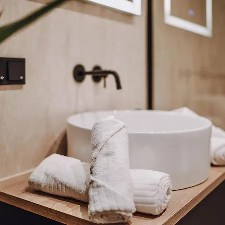 Edler Wohnraum Luxurioese 2 Sz Mit Balkon, Kaffeevollautomat, Klima & Lift Апартаменты Хемниц