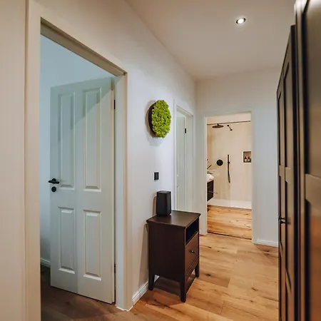 Edler Wohnraum Luxus-apartment 2 Schlafzimmer Mit Balkon, Bosch-kaffeevollautomat, Klima, Lift & Wlan 443 Mbps Daire Chemnitz