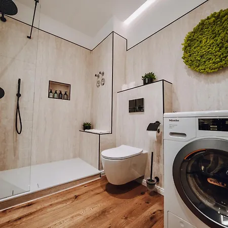 Edler Wohnraum Luxus-apartment 2 Schlafzimmer Mit Balkon, Bosch-kaffeevollautomat, Klima, Lift & Wlan 443 Mbps Appartement