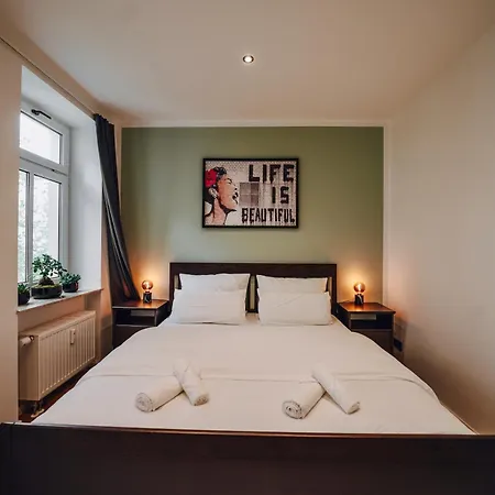 Edler Wohnraum Luxus-apartment 2 Schlafzimmer Mit Balkon, Bosch-kaffeevollautomat, Klima, Lift & Wlan 443 Mbps Chemnitz