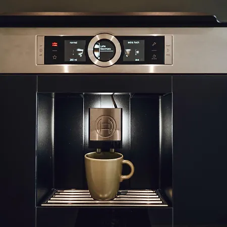 Апартаменты Edler Wohnraum Luxus-apartment 2 Schlafzimmer Mit Balkon, Bosch-kaffeevollautomat, Klima, Lift & Wlan 443 Mbps Хемниц