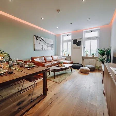Edler Wohnraum Luxus-apartment 2 Schlafzimmer Mit Balkon, Bosch-kaffeevollautomat, Klima, Lift & Wlan 443 Mbps *