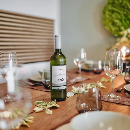 Edler Wohnraum Luxurioese 2 Sz Mit Balkon, Kaffeevollautomat, Klima & Lift *