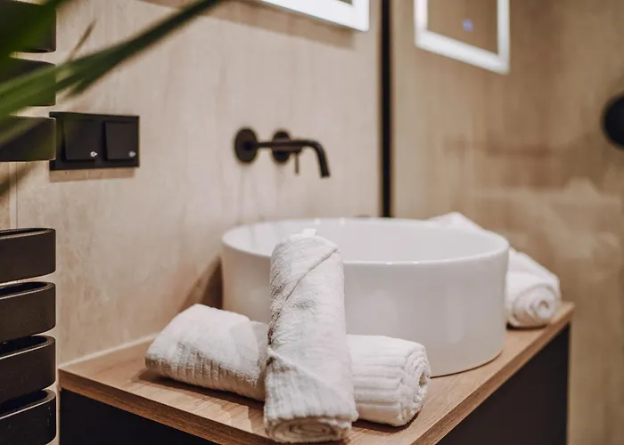 Edler Wohnraum Luxurioese 2 Sz Mit Balkon, Kaffeevollautomat, Klima & Lift Appartement Chemnitz