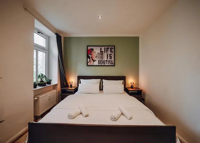 Edler Wohnraum Luxurioese 2 Sz Mit Balkon, Kaffeevollautomat, Klima & Lift Chemnitz