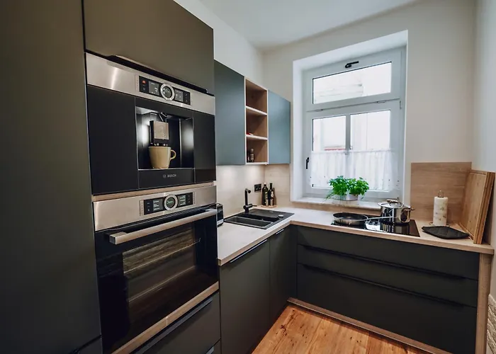 Edler Wohnraum Luxurioese 2 Sz Mit Balkon, Kaffeevollautomat, Klima & Lift Appartement